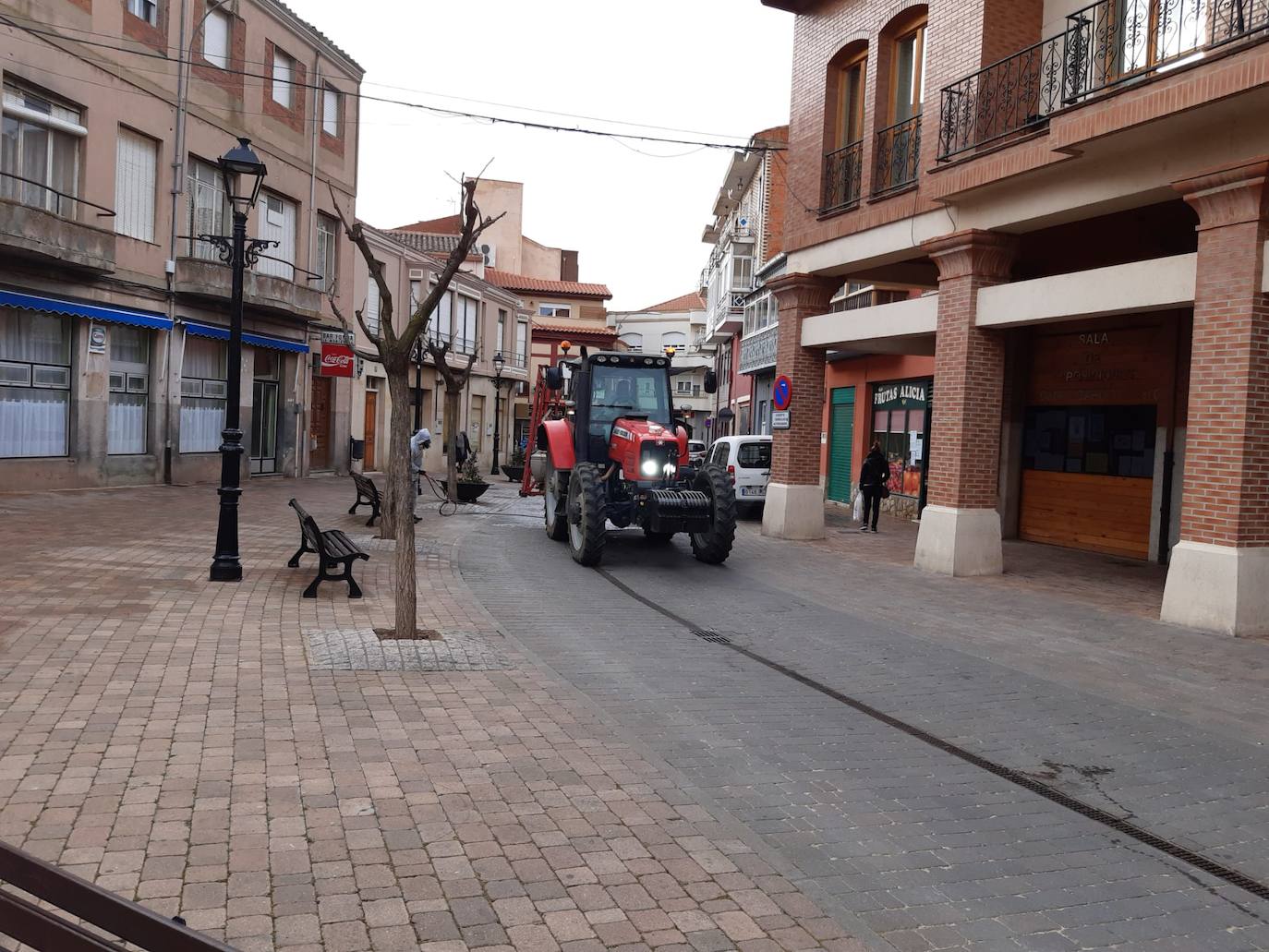 Santa María del Páramo se desinfecta