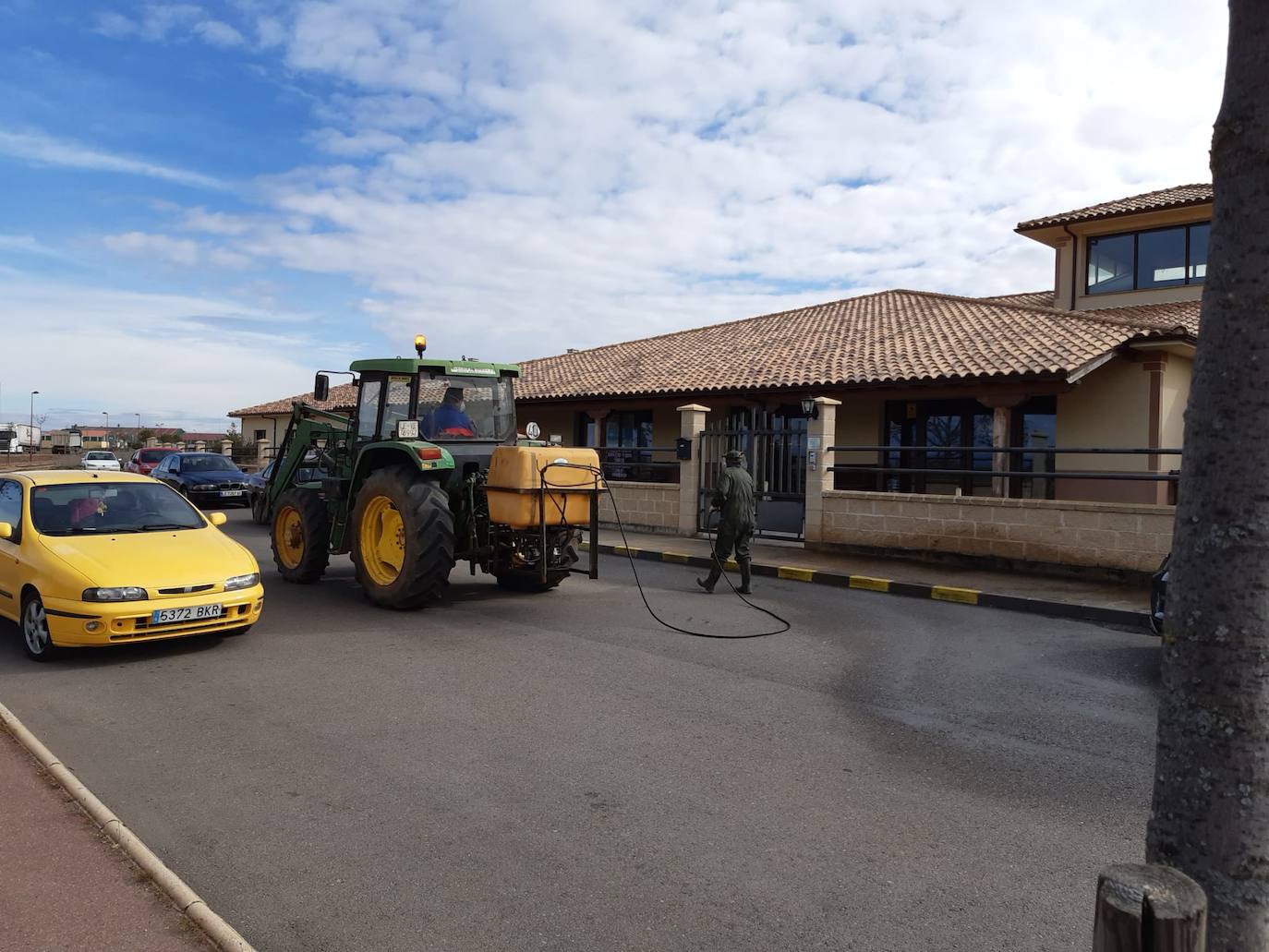 Santa María del Páramo se desinfecta