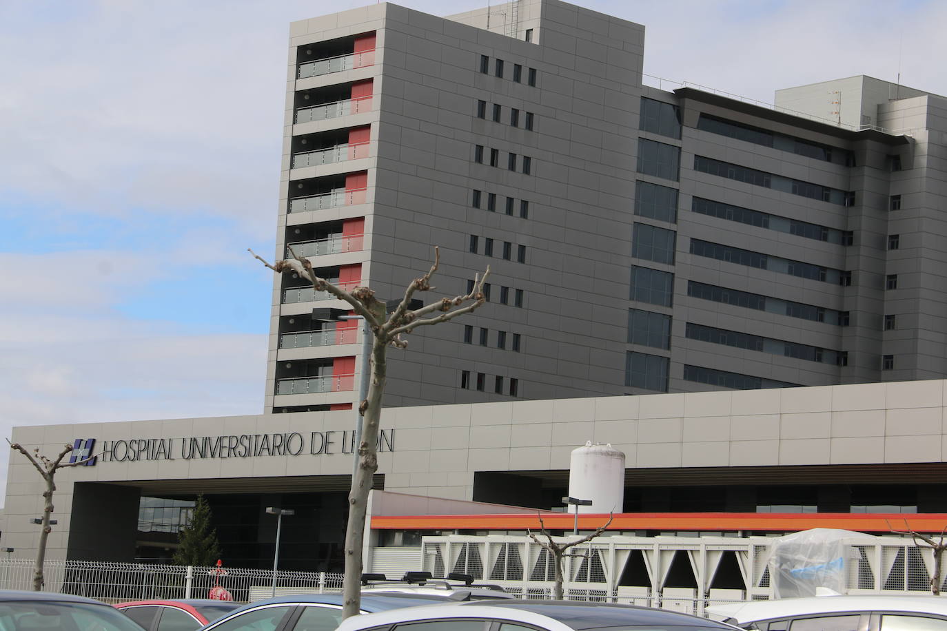 Fotos: Montaje de las carpas de pretriaje