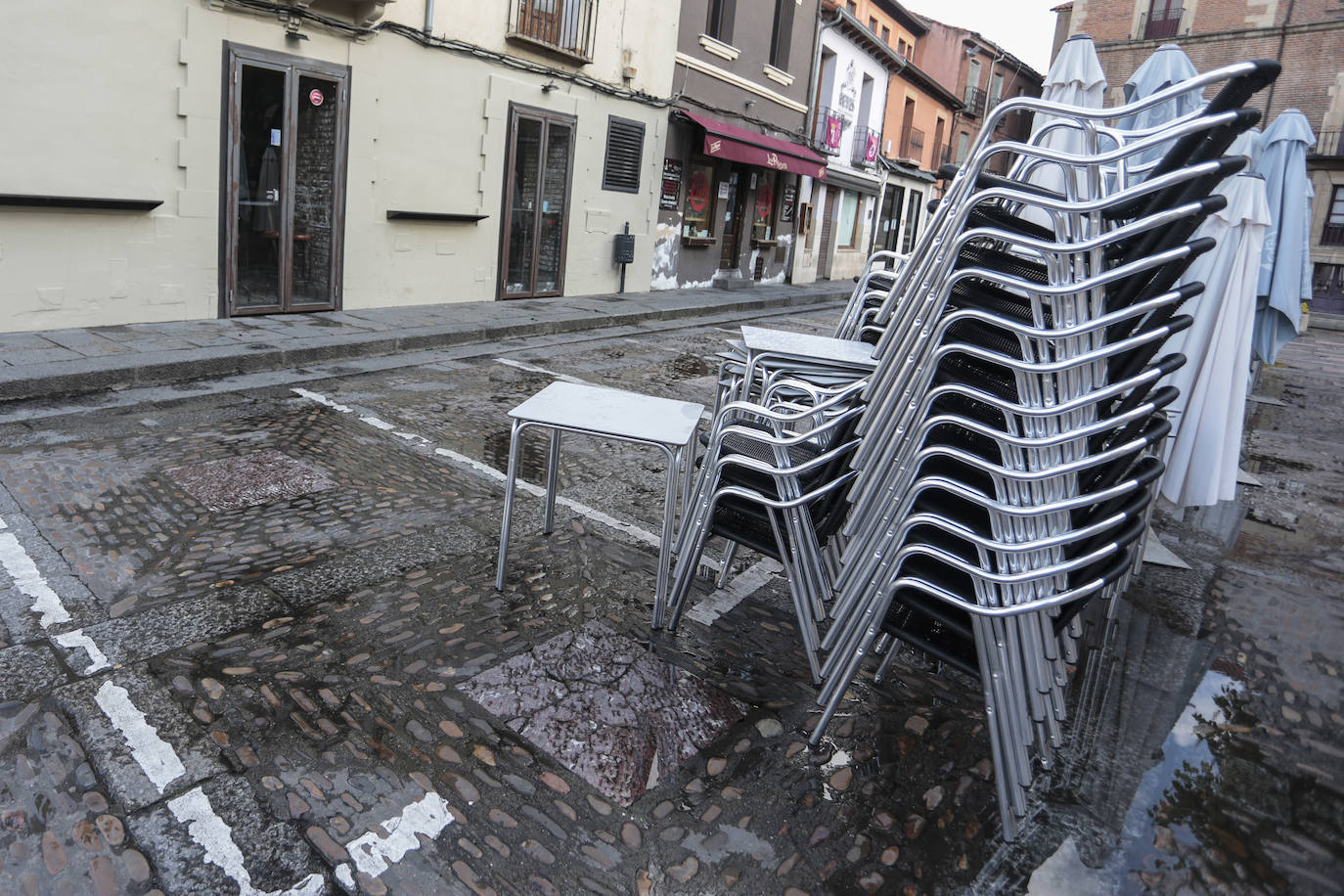 Fotos: Establecimientos de hostelería cerrados en León por el estado de alarma sanitaria
