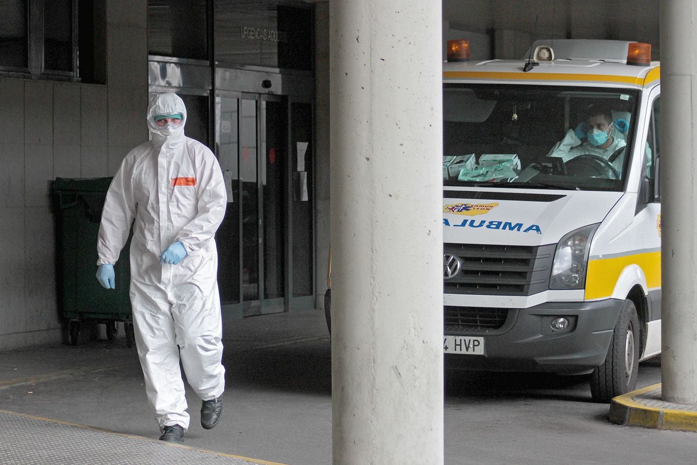 Estado de alarma por el coronavirus en León y Ponferrada. El día a día bajo la cámara de los fotógrafos Peio García y César Sánchez. 