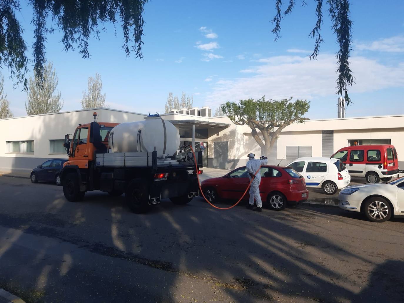 Labores de desinfección en Santa María del Páramo