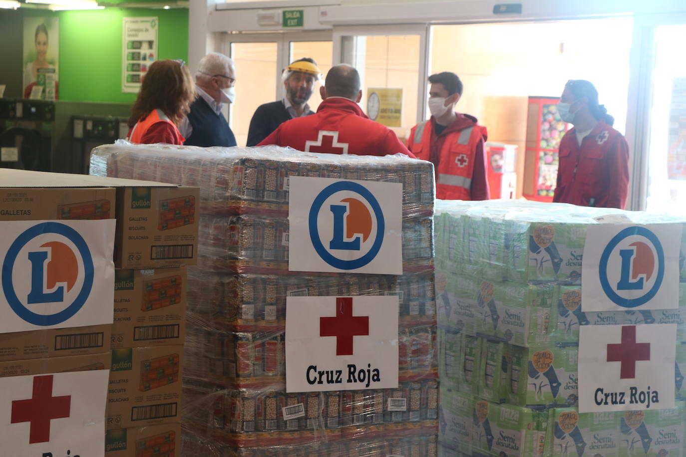 Fotos: E.Leclerc y Cruz Roja se dan la mano