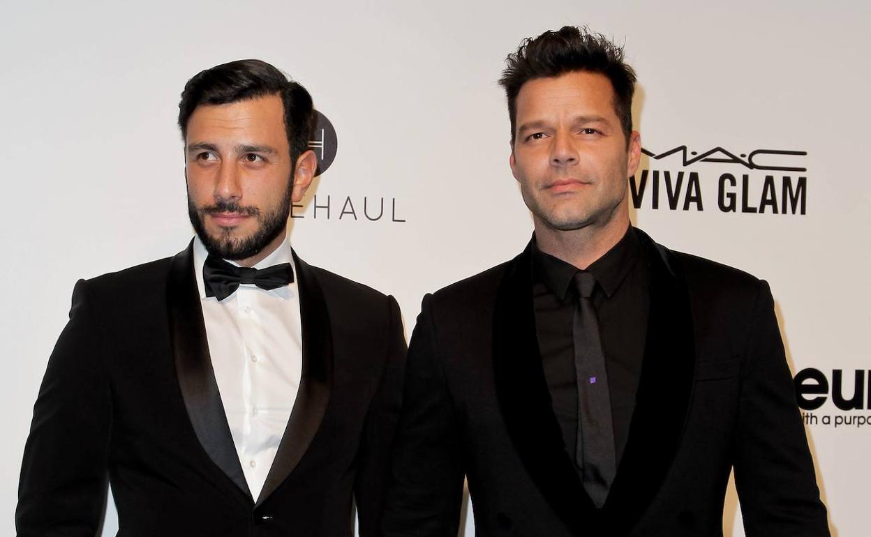 Jwan Yosef y Ricky Martin en una gala contra el sida.