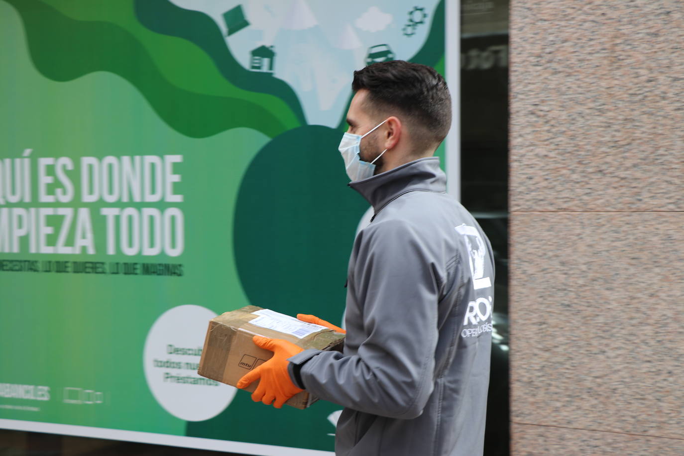 Fotos: #Héroesdehoy | Jesús Merino, repartidor