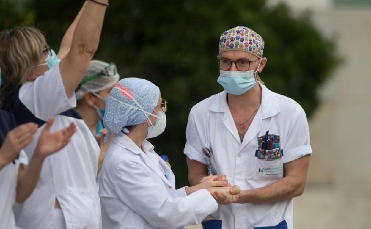 Varios sanitarios en el Hospital Fundación Jimenez Diaz 