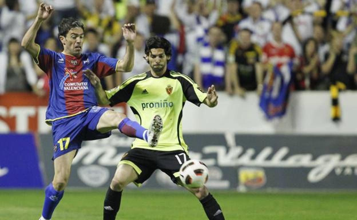 Javi Venta y Lafita, en el Levante-Zaragoza de la polémica. 