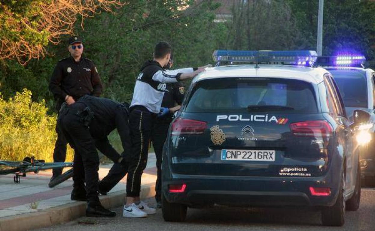 La policia registra a un detenido en Castilla y León. 