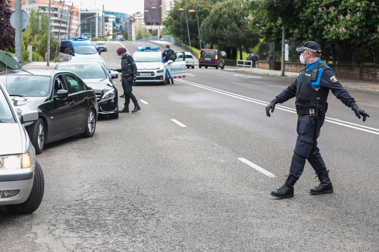 Control de la Policía Local de León con motivo de la alarma sanitaria.