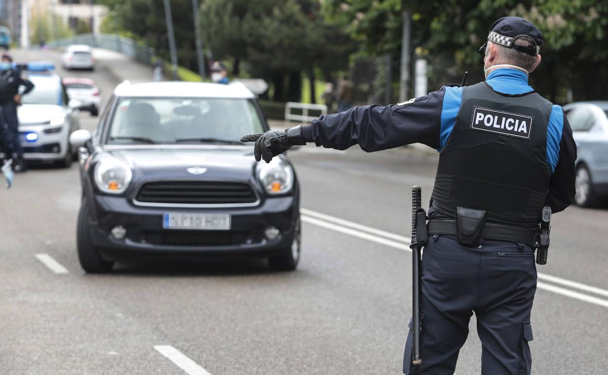 Control de la Policía Local de León con motivo de la alarma sanitaria.