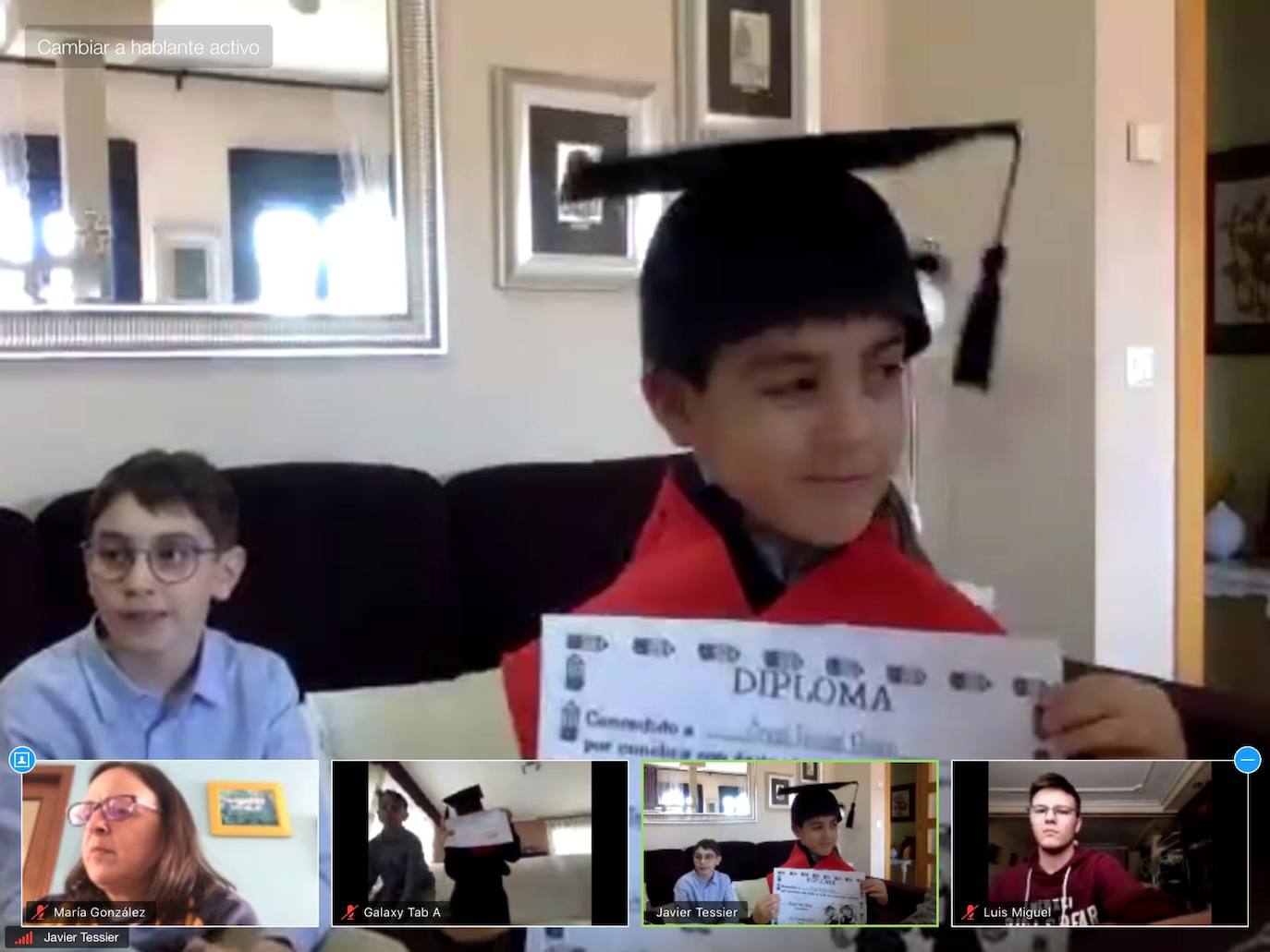 Los alumnos de Infantil del Colegio Peñacorada disfrutaron de la celebración de su salto a Primaria en una ceremonia única gracias a los medios telemáticos. 