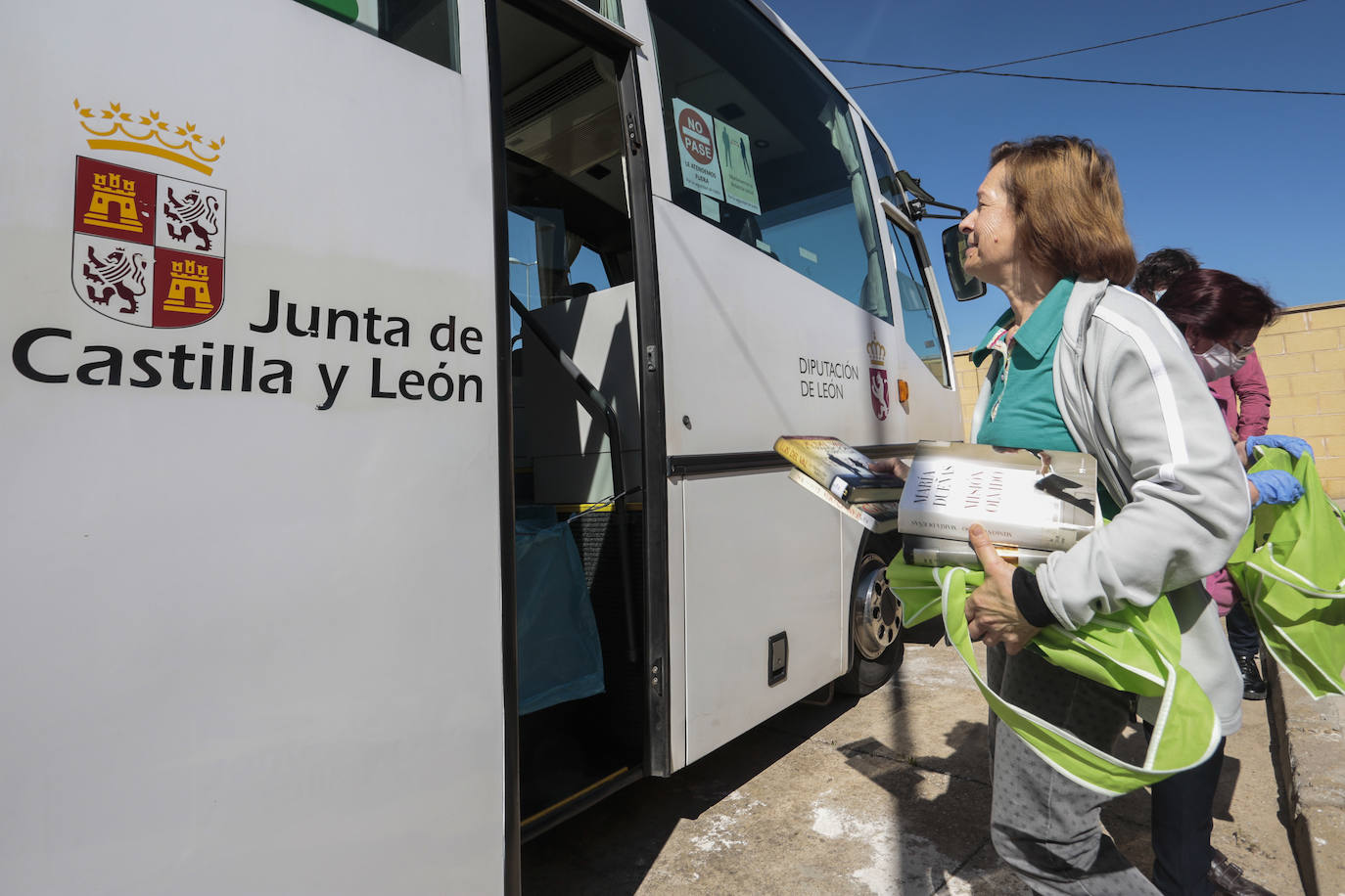 Fotos: Reinicio del servicio de Bibliobús en León