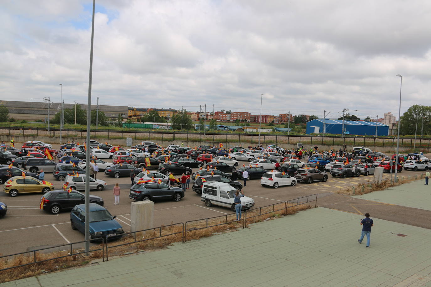 La marcha en automóvil propuesta por el partido de Abascal colapsa el centro de la ciudad durante media hora