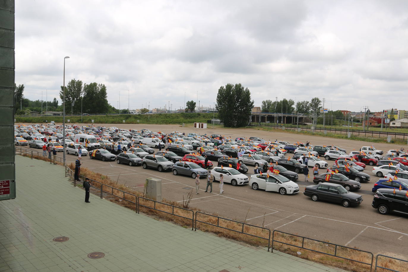 La marcha en automóvil propuesta por el partido de Abascal colapsa el centro de la ciudad durante media hora