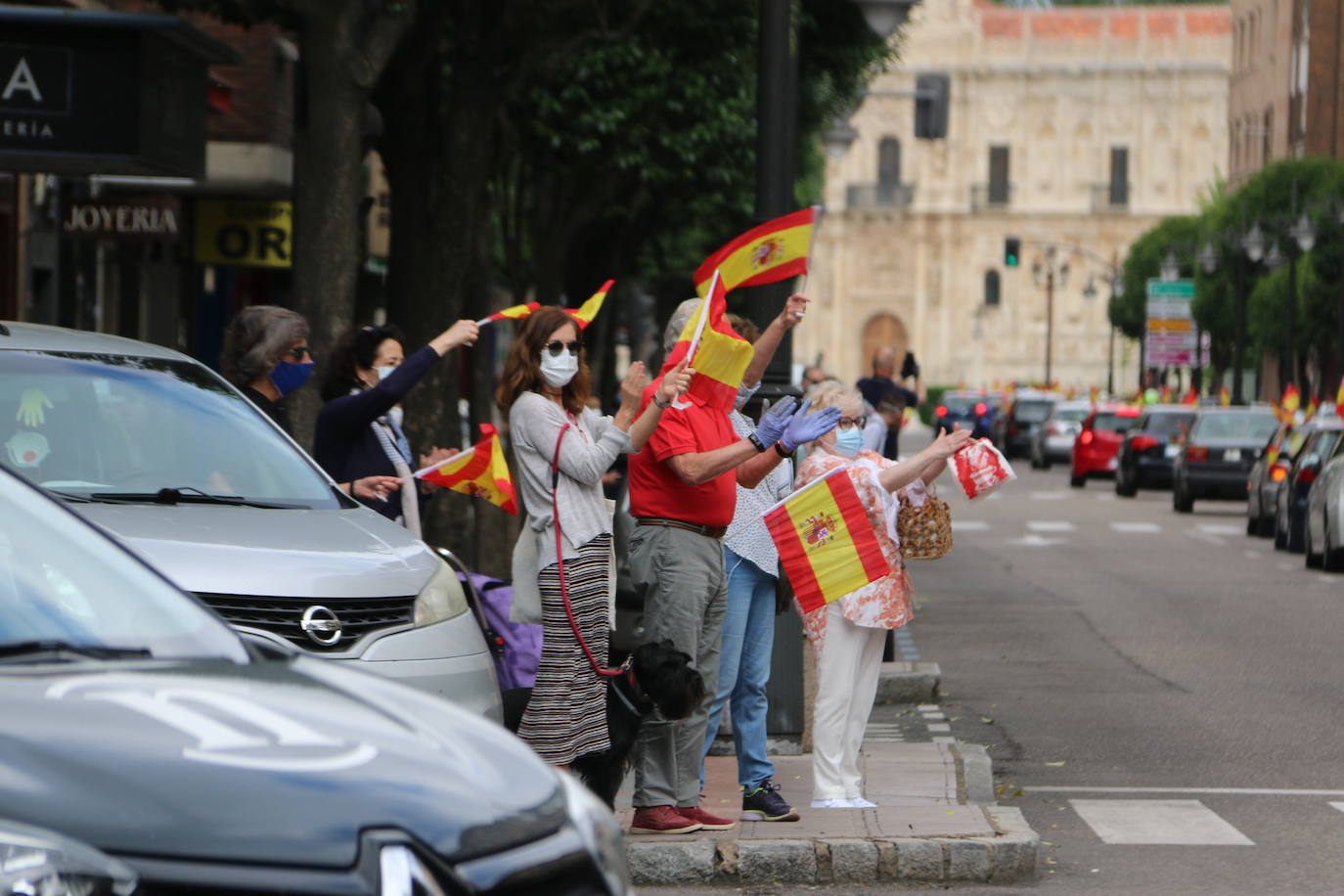 La marcha en automóvil propuesta por el partido de Abascal colapsa el centro de la ciudad durante media hora