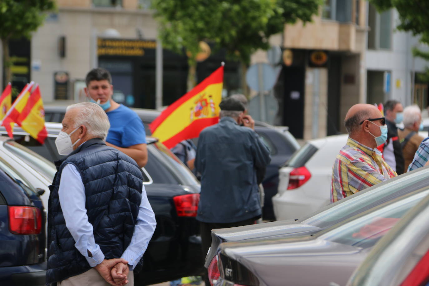 La marcha en automóvil propuesta por el partido de Abascal colapsa el centro de la ciudad durante media hora