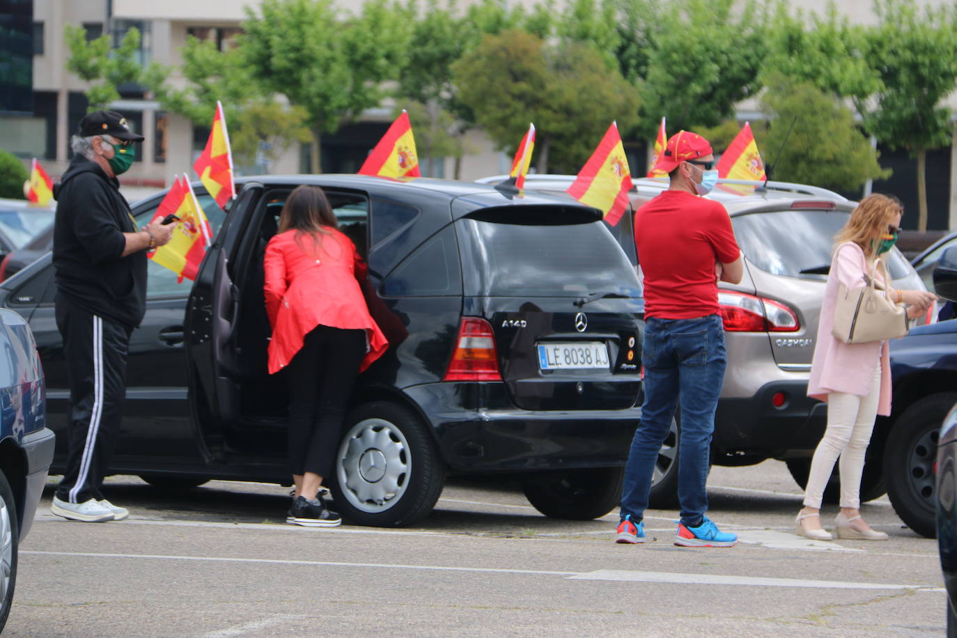 La marcha en automóvil propuesta por el partido de Abascal colapsa el centro de la ciudad durante media hora