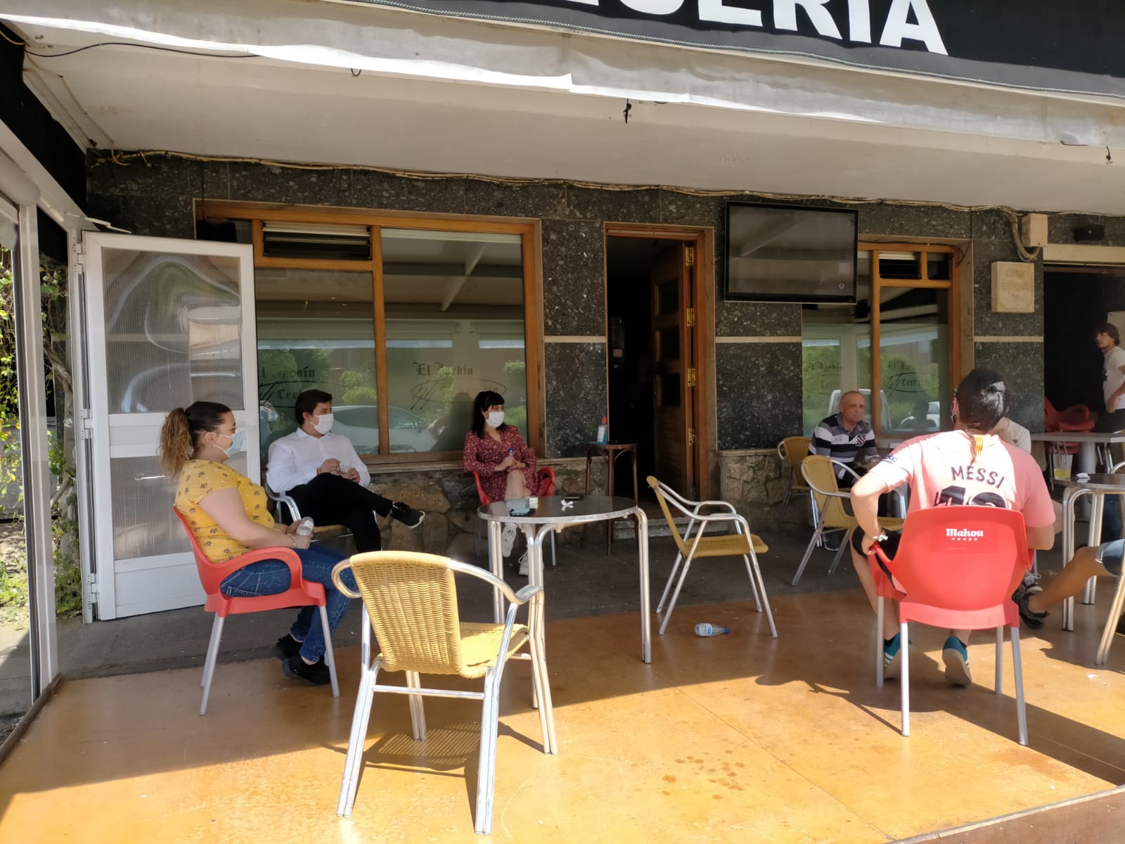 Fotos: Laguna de Negrillos vuelve a los bares