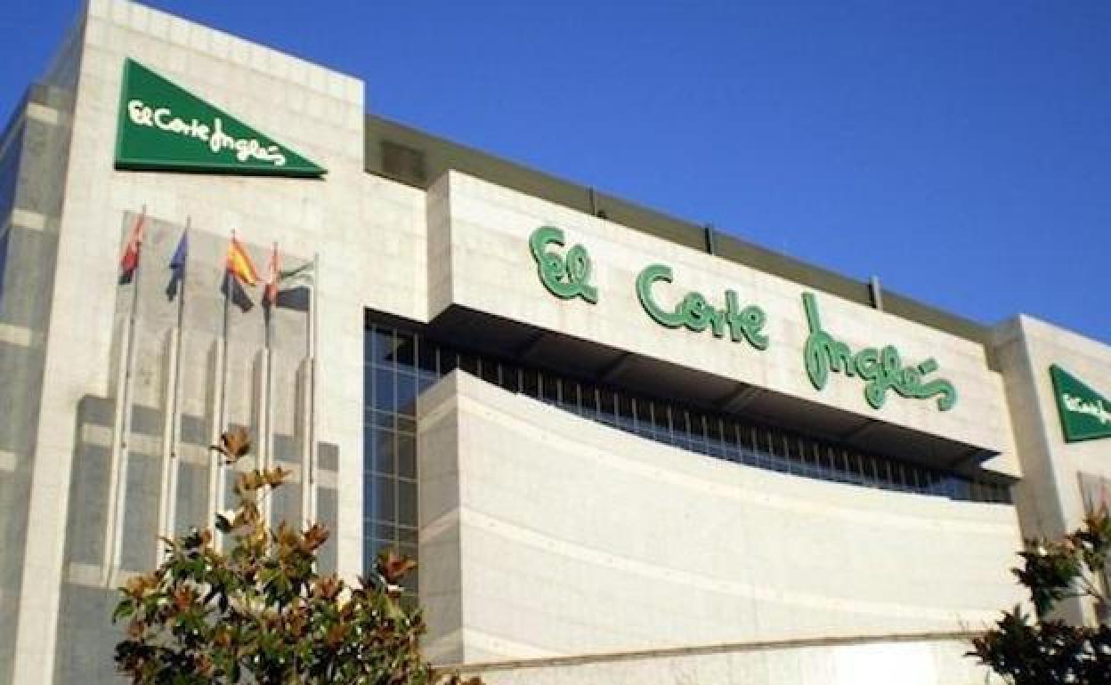 Fachada de El Corte Inglés de León.