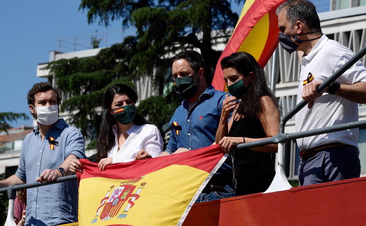 Vox llama a seguir manifestándose en la calle contra el Gobierno