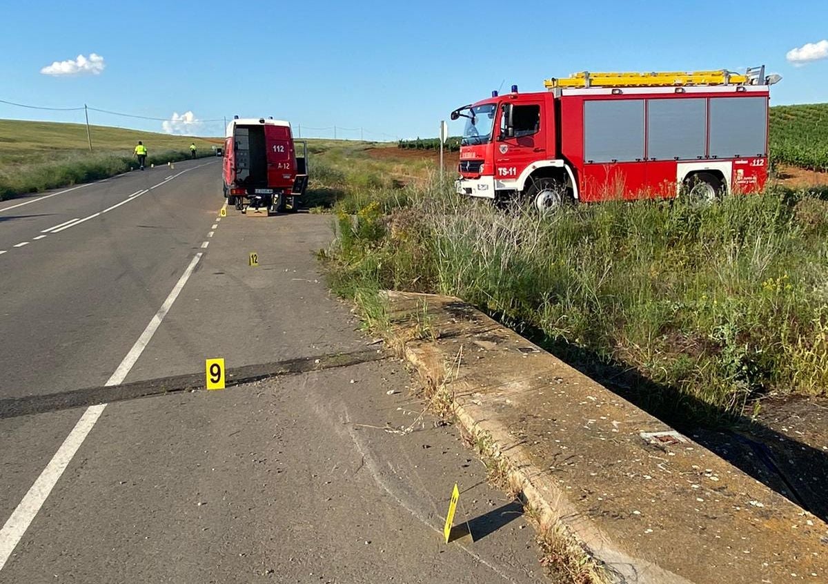 Vecinos de la zona lograron extraer al ocupante del vehículo pero no pudieron salvar su vida | Hasta el lugar se desplazaron efectivos de Guardia Civil, Emergencias Sacyl y Bomberos León. 