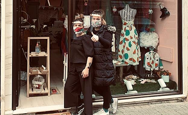 Mascarillas creadas por La Tata que han entregado de forma altruista por toda la comarca.