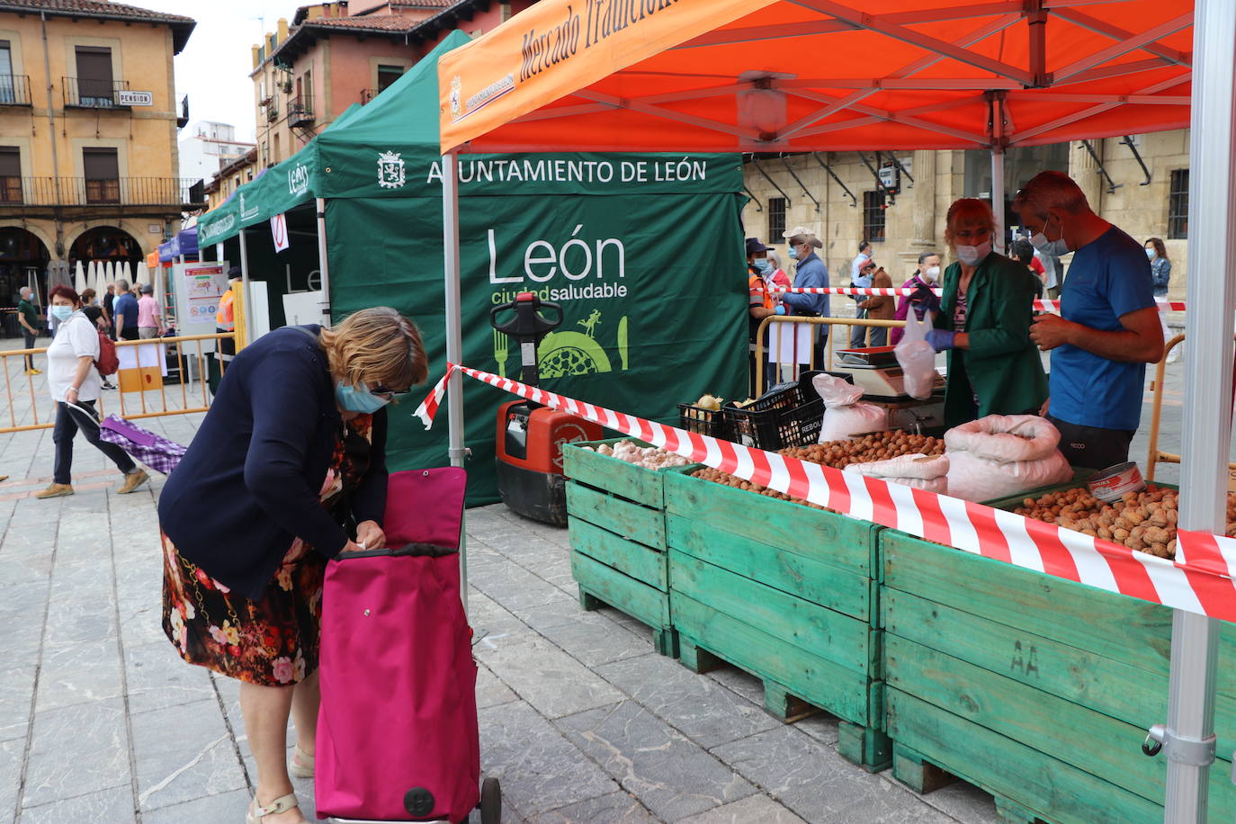 Fotos: El Mercado de la Plaza Mayor vuelve a la vida