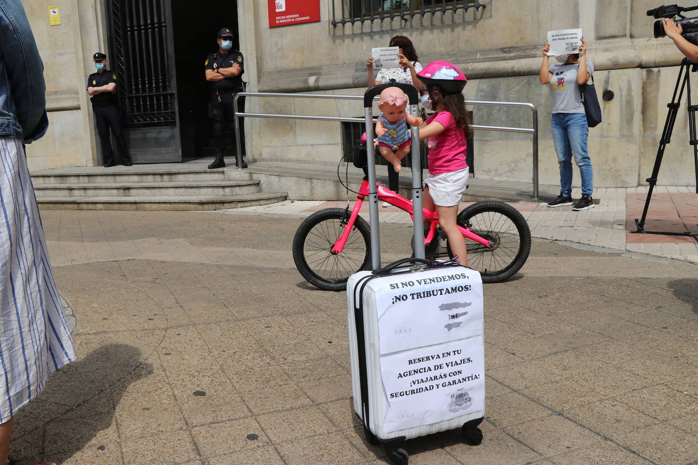 Fotos: Concentración de las agencias de viaje en León