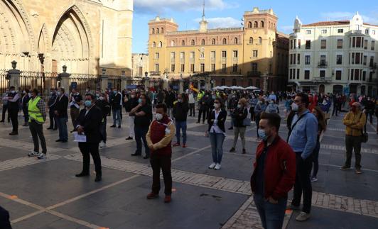 Concentración en la plaza de Regla.