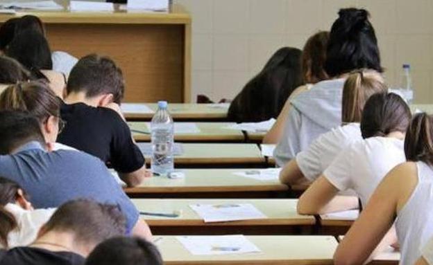 Prueba de selectividad en la Universidad de León.