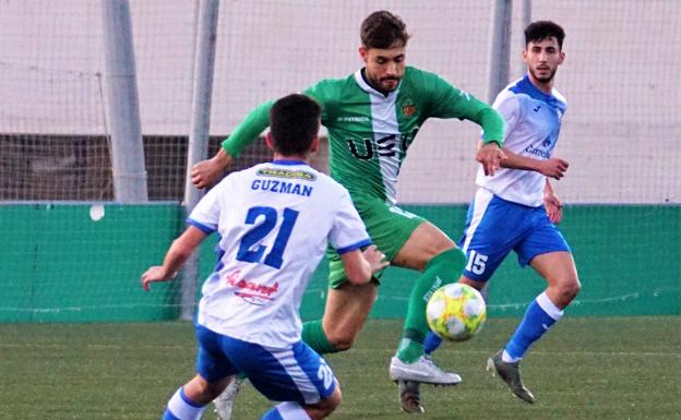 El leonés Cristian Pérez es uno de los jugadores importantes en la defensa del Cornellá.