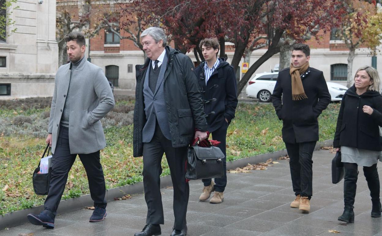 Los dos jugadores leoneses acuden a la última jornada del juicio en la Audiencia de Burgos.