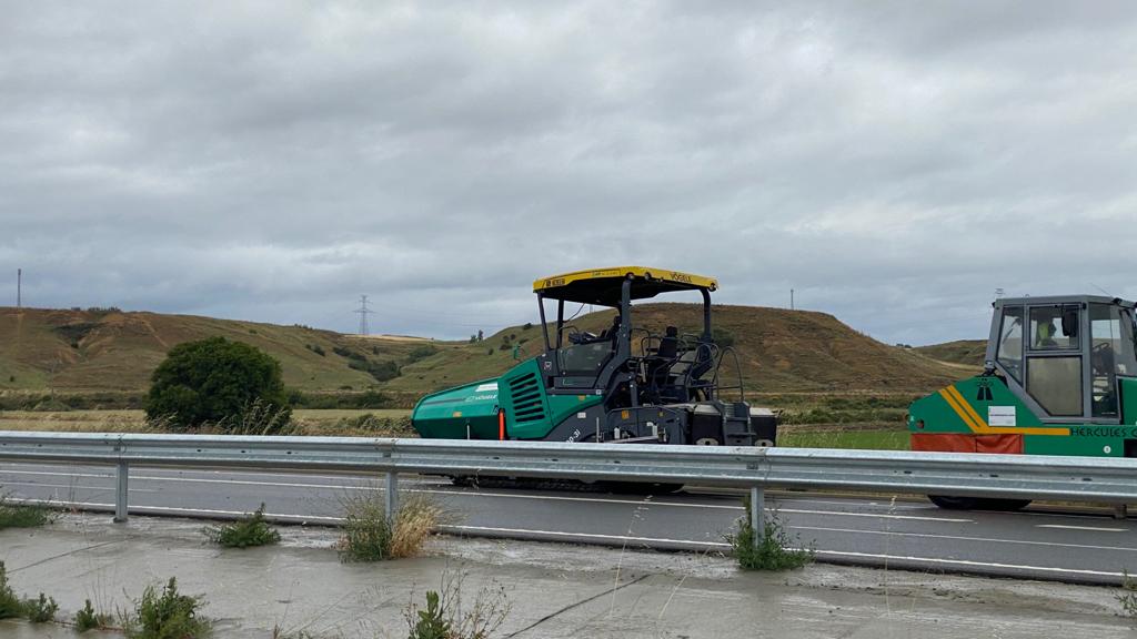 Fotos: Obras de reparación en la A-60 en sentido León