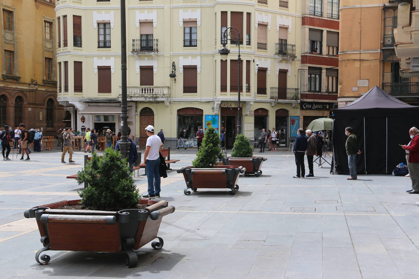 El rodaje de la serie '3 Caminos' llega a León capital con la participación de Alex González, Verónica Echegui y Cecilia Suárez, entre otros.