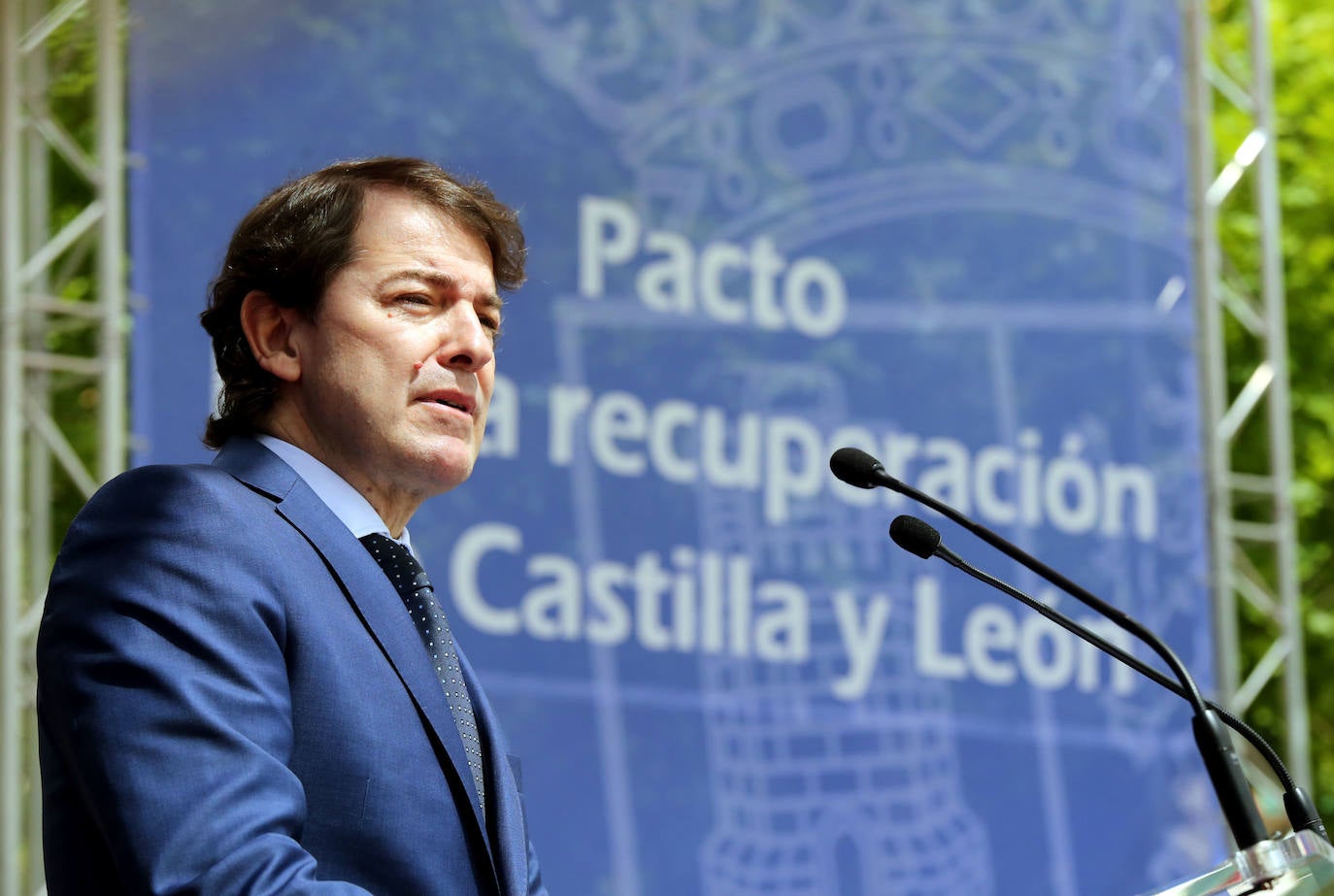 Fotos: Firma del Pacto por la Recuperación Económica, el Empleo y la Cohesión Social en Castilla y León