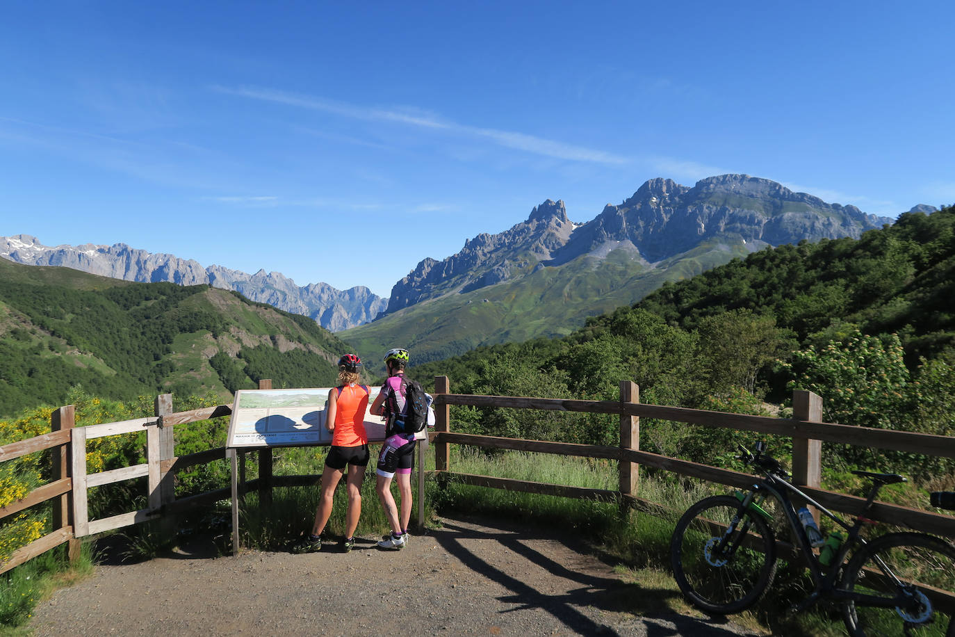 Imágenes del Parque Nacional de Picos de Europa en su vertiente leonesa.