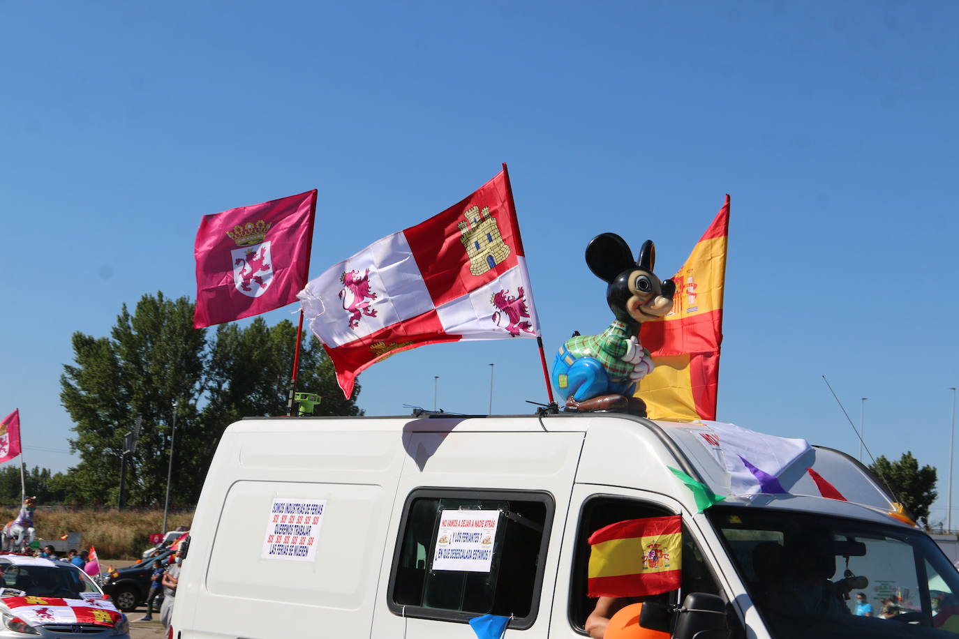Fotos: Los feriantes leoneses salen a la calle para reclamar medidas