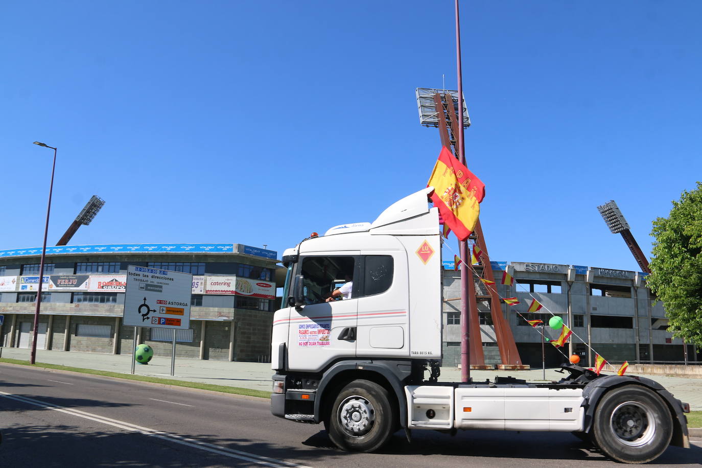Fotos: Los feriantes leoneses salen a la calle para reclamar medidas