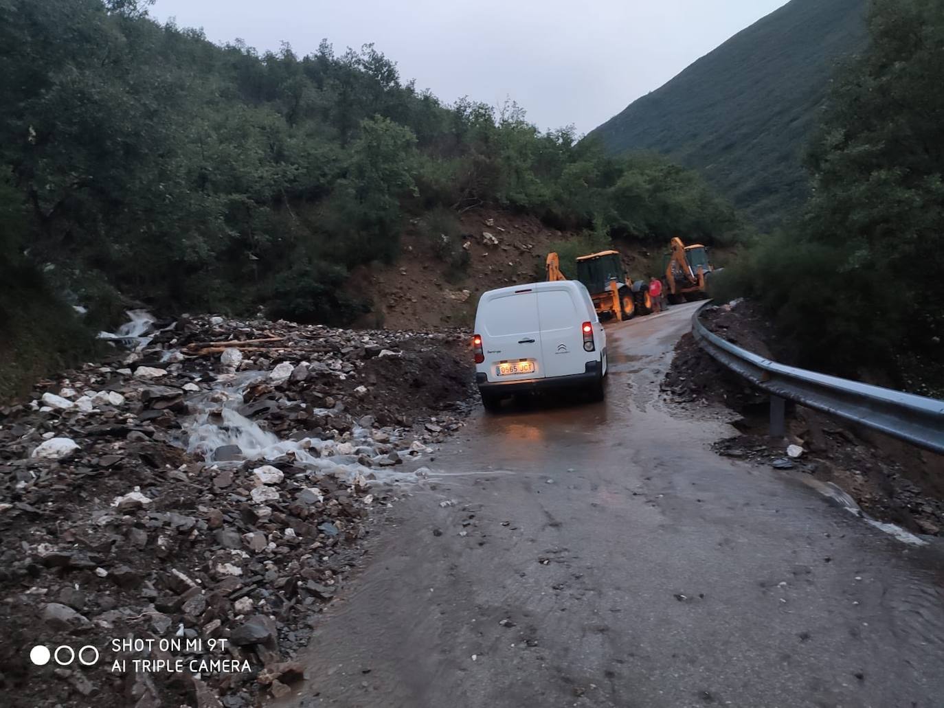 Fotos: Las tormentas causan estragos en las carreteras del oeste de León