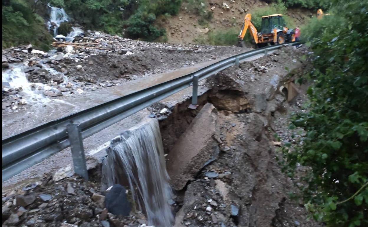 Imagen de la carretera que va a la localidad de Silván. 