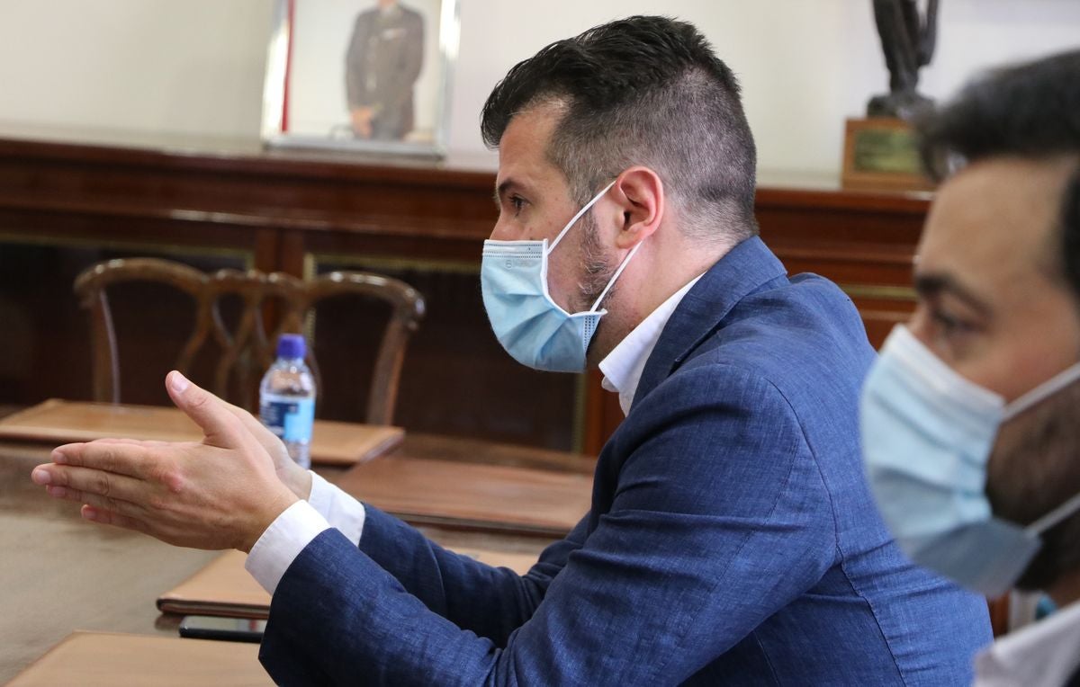 Fotos: Luis Tudanca se reúne con el Consejo de Colegios de Médicos de Castilla y León