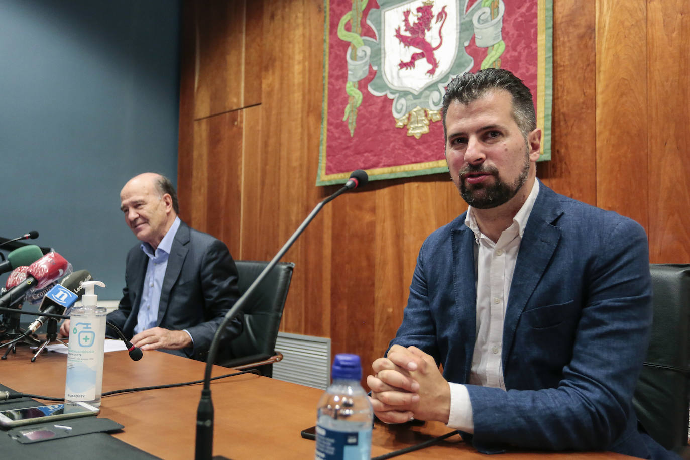 Fotos: Luis Tudanca se reúne con el Consejo de Colegios de Médicos de Castilla y León
