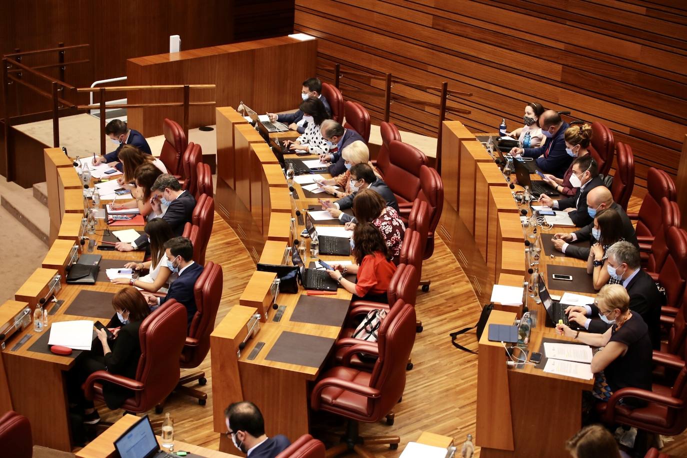 Las Cortes de Castilla y León son escenario del debate sobre el estado de la comunidad. El presidente de la Junta, Alfonso Fernández Mañueco, ha sido el primero en intervenir con una propuesta de consenso presupuestario.
