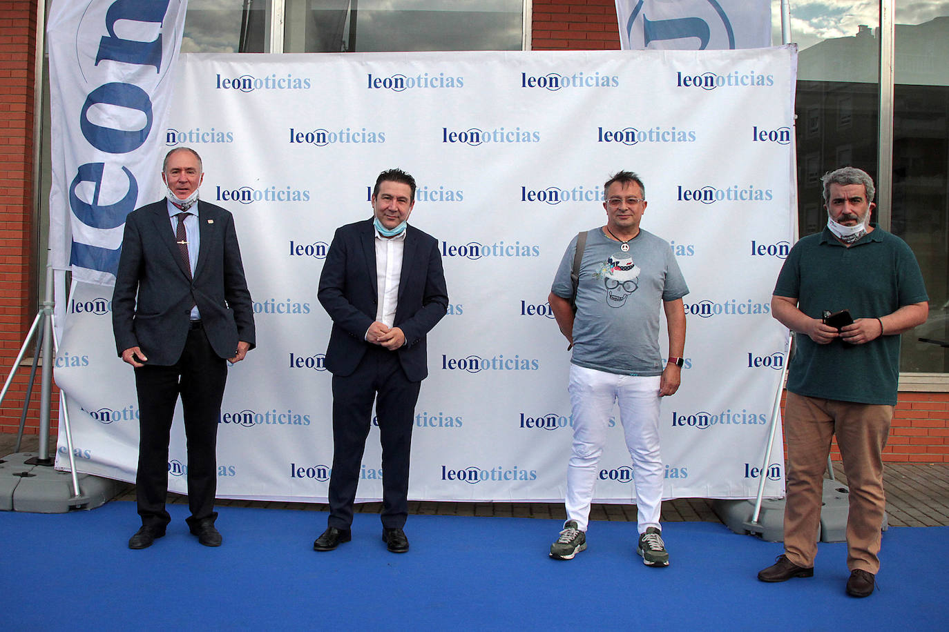 Leonoticias entrega 25 'Leones Alados' a quienes «han participado en una lucha sin descanso» contra el COVID-19 | El diario digital celebra el evento 'León con fuerza frente al COVID-19' para reconocer la labor de diferentes entidades durante la pandemia del coronavirus. 