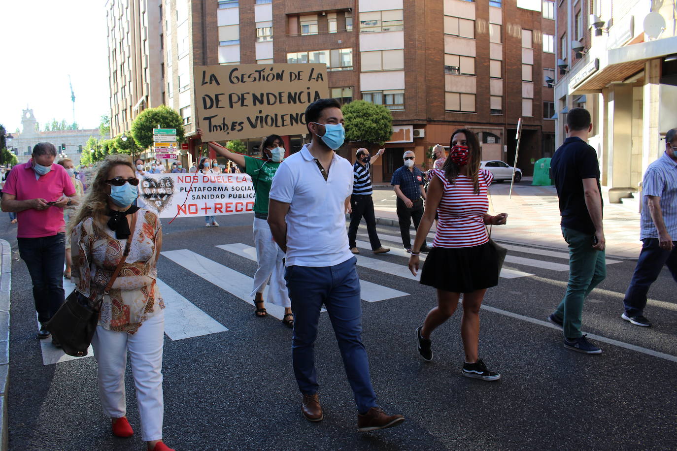 Fotos: León sale a la calle para luchar por el sistema público de salud