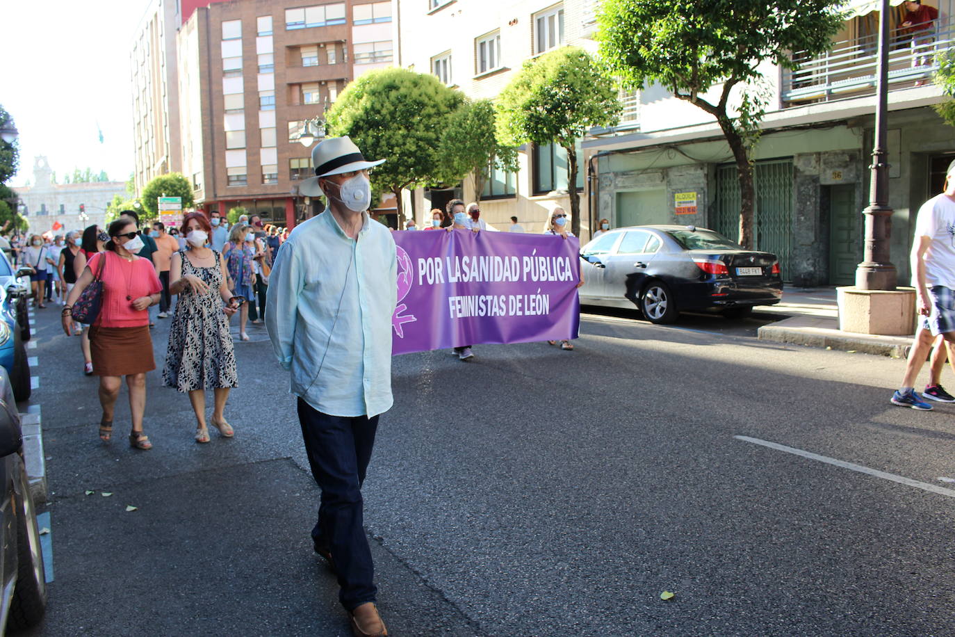 Fotos: León sale a la calle para luchar por el sistema público de salud