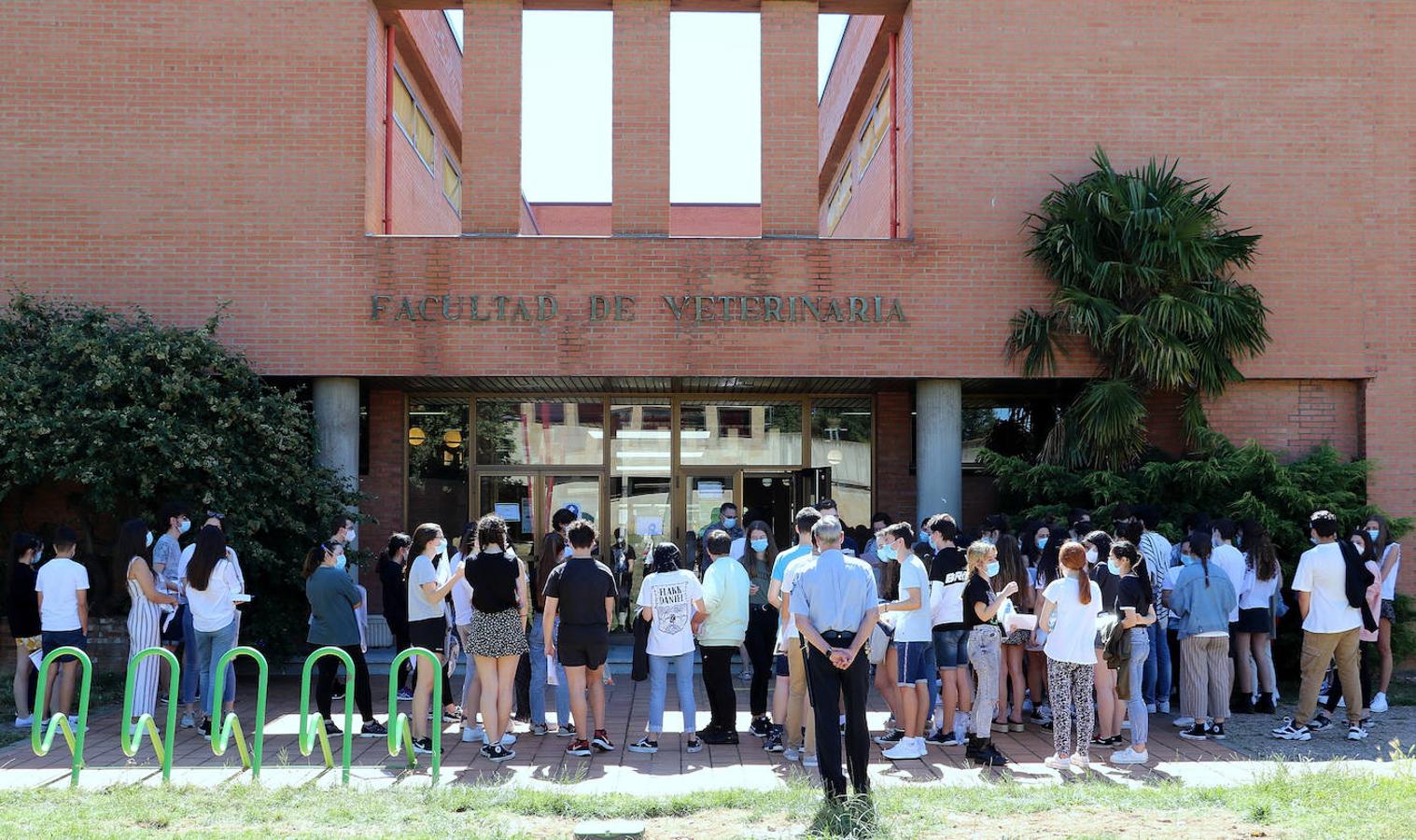 Fotos: Arrancan las pruebas de la Evaluación de Bachillerato para el Acceso a la Universidad (EBAU) de León