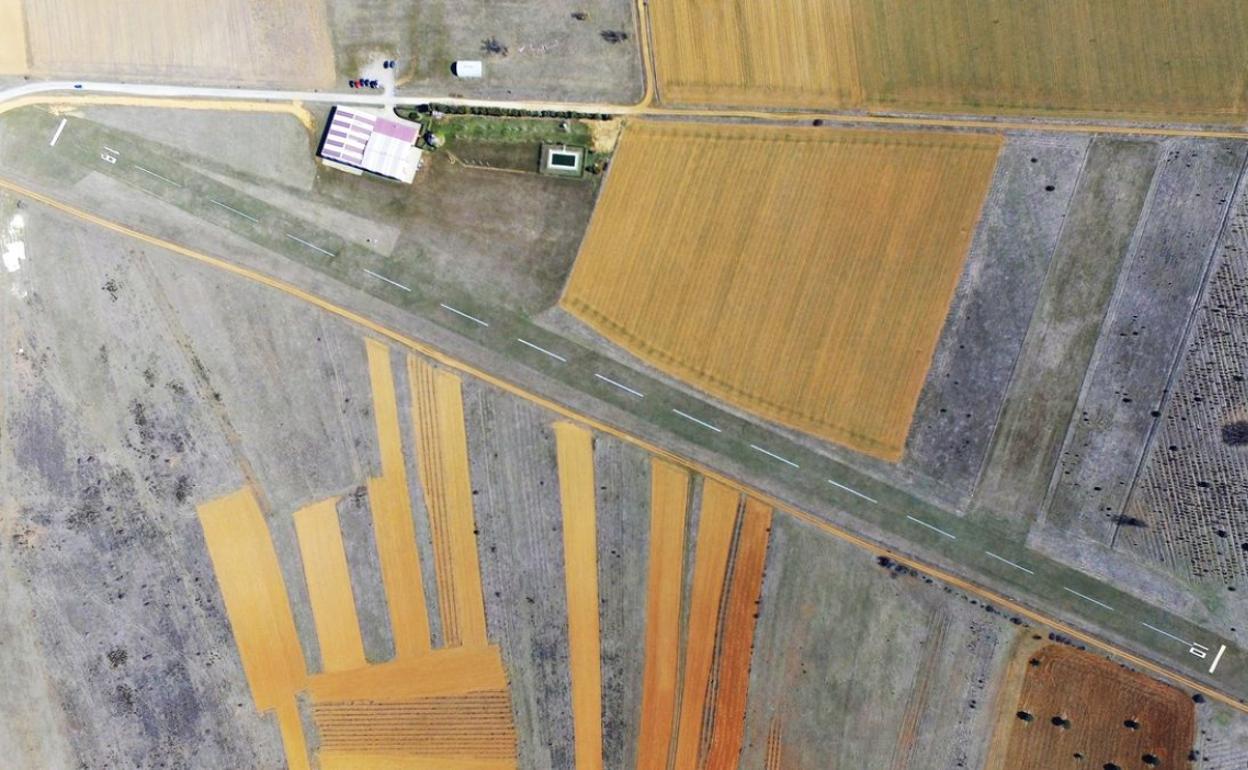 Imagen aérea del aeródromo de Chozas de Abajo.