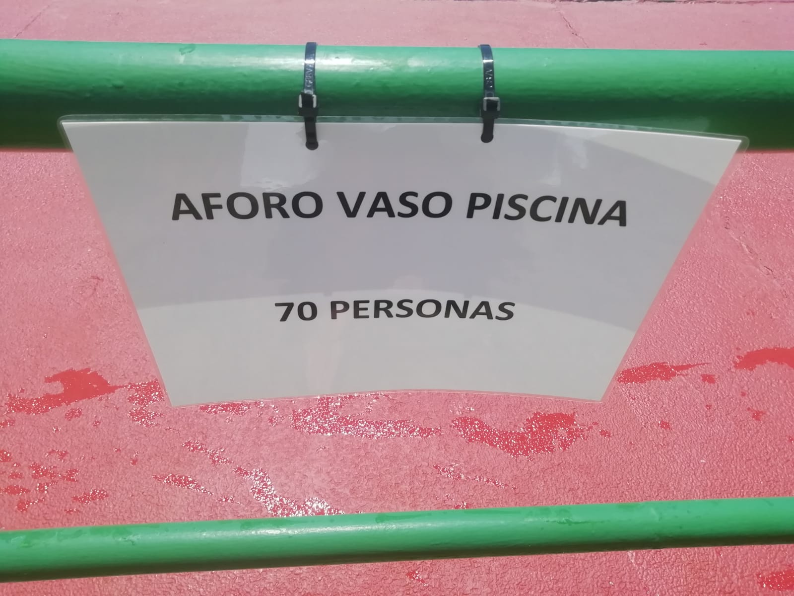 Las piscinas del municipio, que se encuentran en la localidad del mismo nombre, han abierto este fin de semana bajo estrictas medidas de seguridad para que la crisis sanitaria no impida un buen chapuzón.