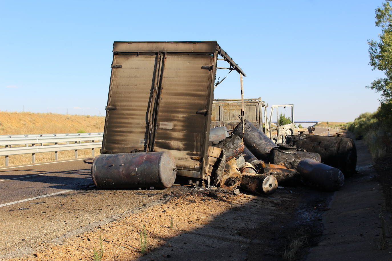 El suceso se ha producido en la tarde de este martes y hasta allí han tenido que acudir las fuerzas de seguridad para redirigir la situación.